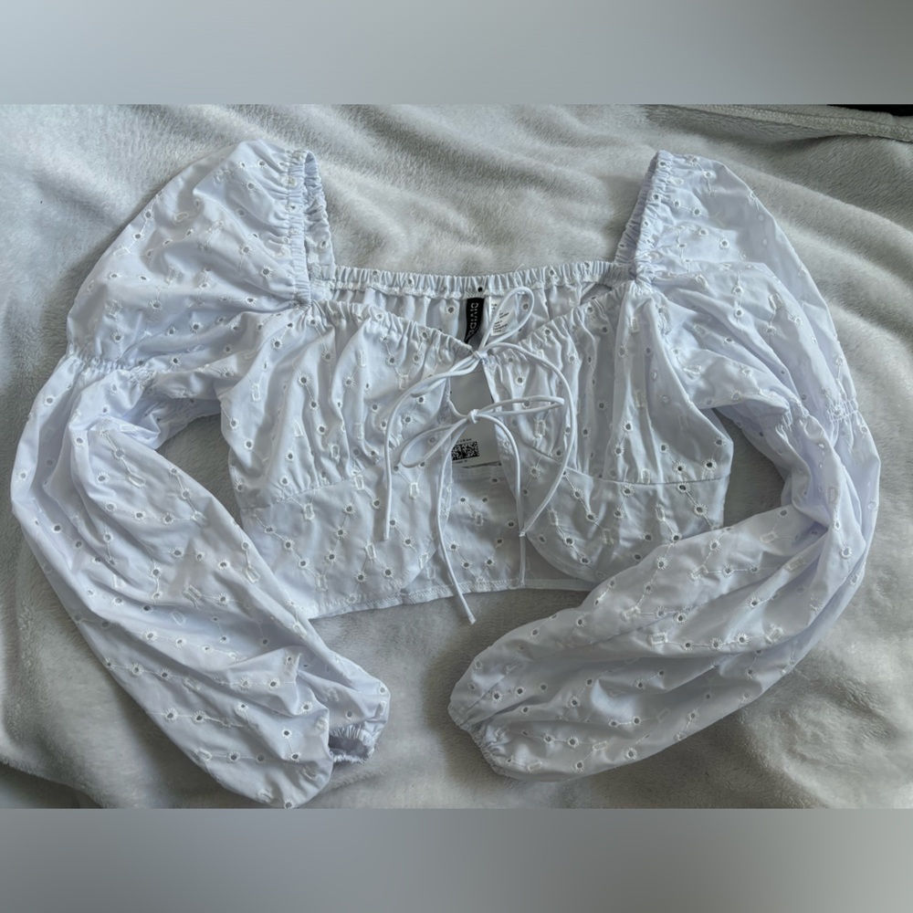 NWT H&M White Eyelet Tie-Front Top